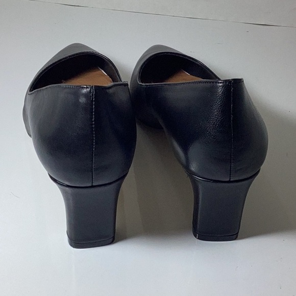 Wynne Pump (Women)
André Assous - Picture 8 of 11